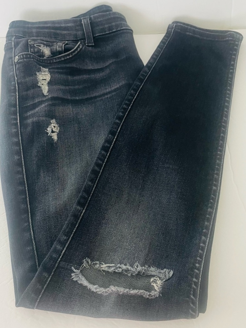 7 For All Mankind Women's Distressed Black Skinny Jeans Inseam 29” W-D 37”